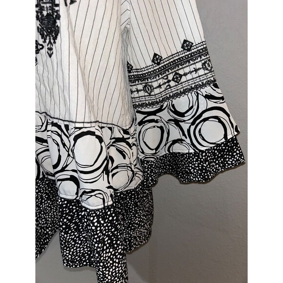 Calessa Women’s Embroidered Patchwork Split V-Neck 3/4 Bell Sleeve Tunic size M - Picture 6 of 10